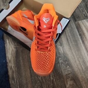 Nike Zoom Kobes Mens Size 8